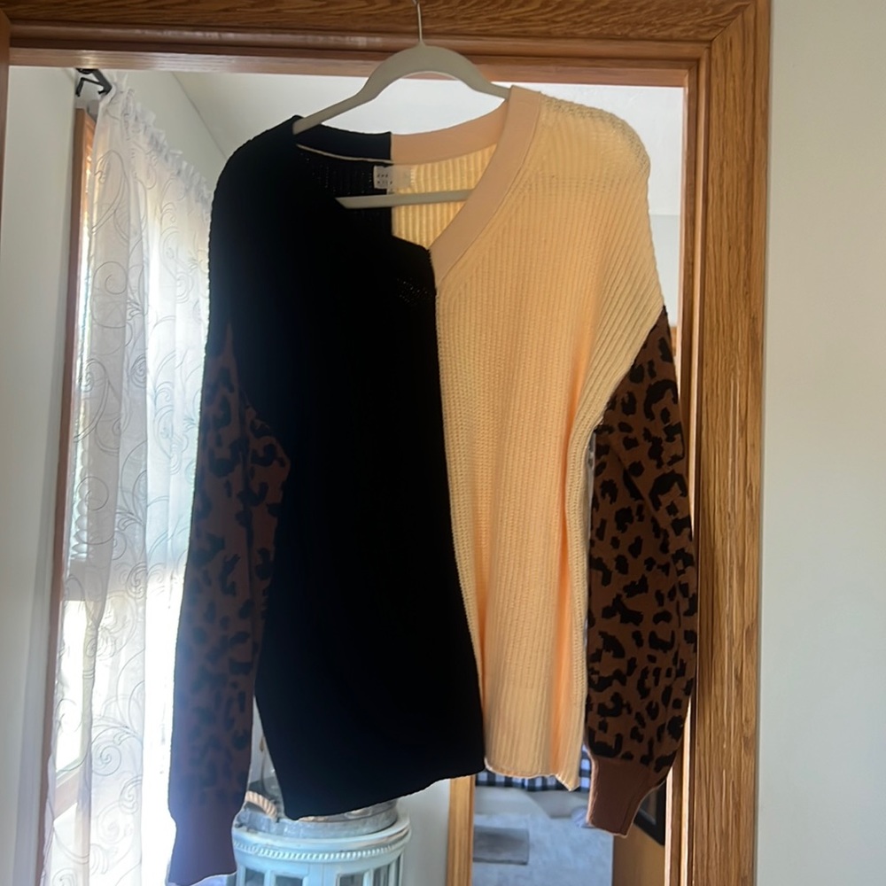 Small - sweater - never worn - very soft - oversized